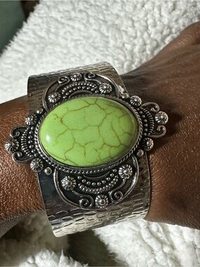 Silver Cuff Bracelet with Lime Green Stone